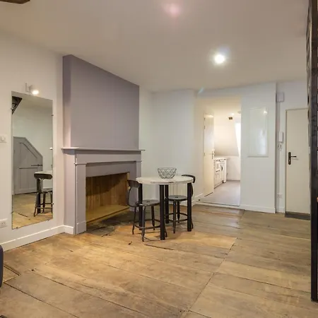 R3 T2 Centre Historique Apartment